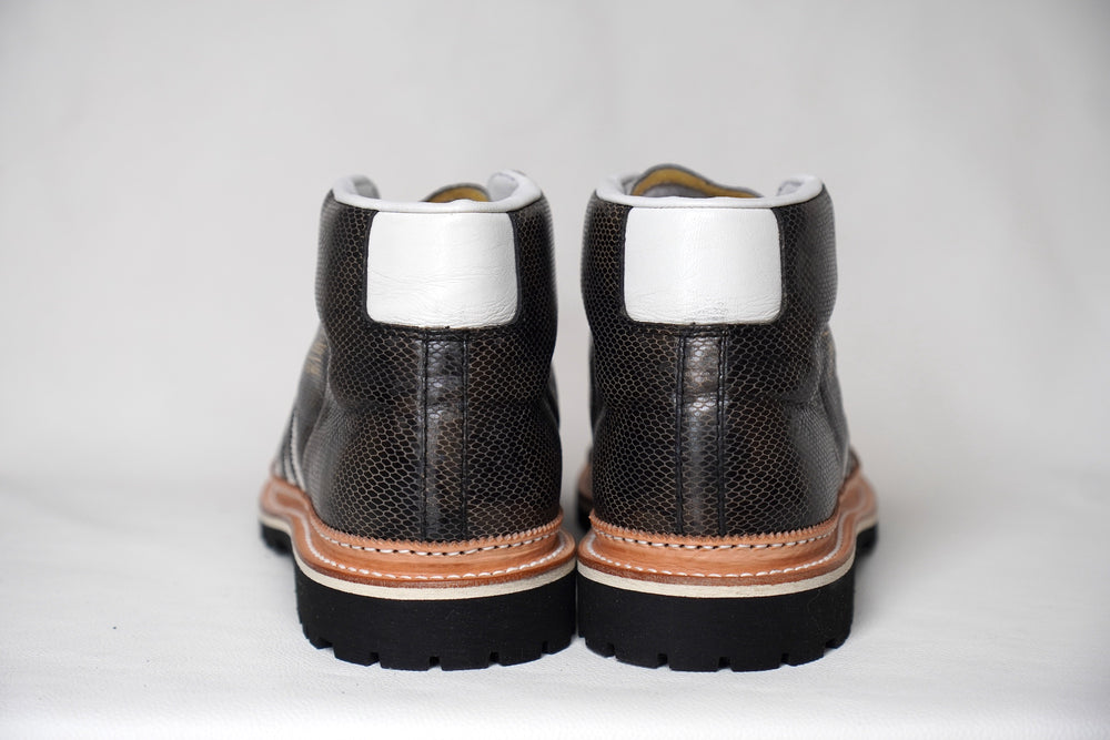 
                  
                    VINTAGE ADIDAS PRO MODEL VIBRAM 29.0cm
                  
                